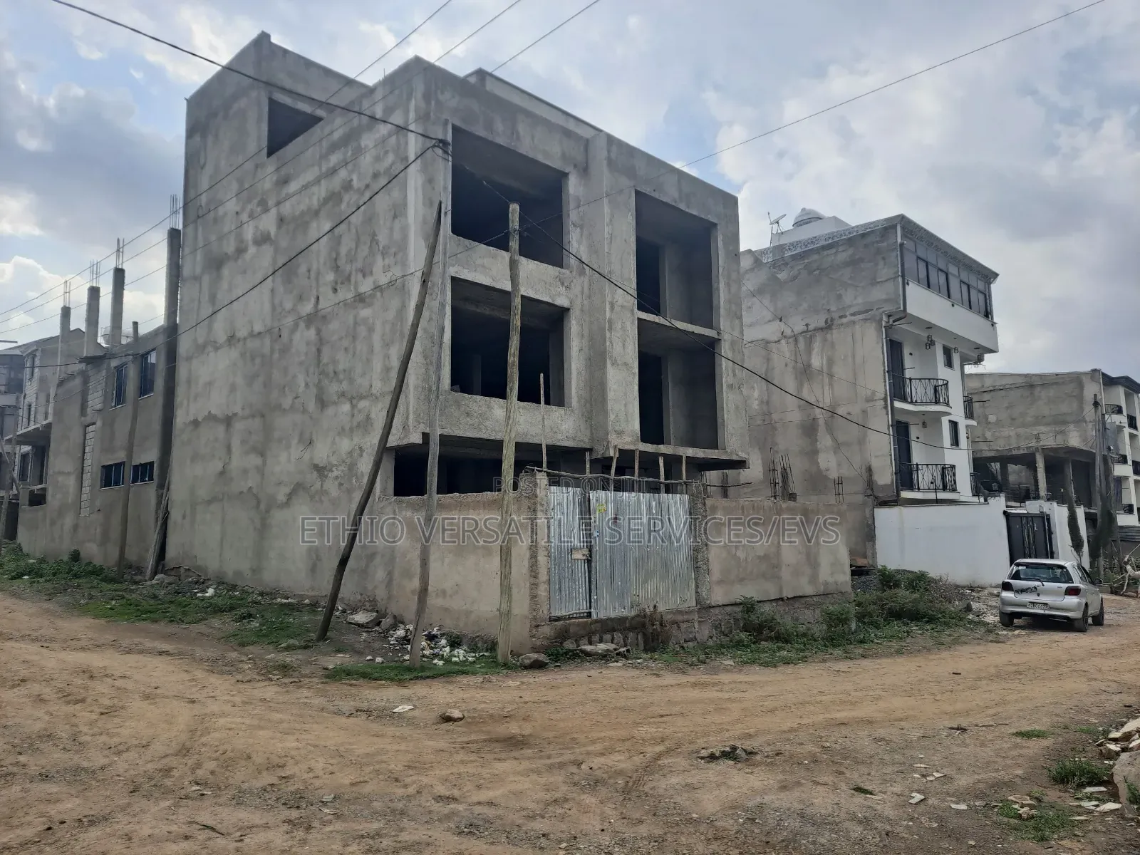 5bdrm House in Private, Bole for sale