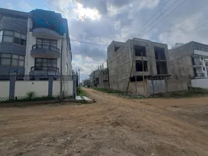 5bdrm House in Private, Bole for sale