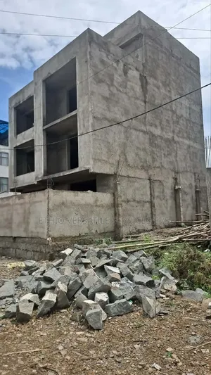 5bdrm House in Private, Bole for sale