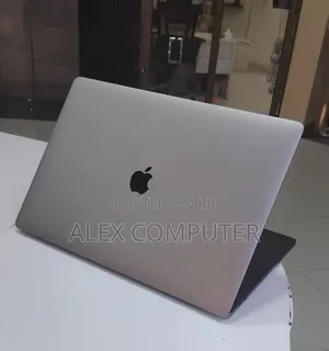 New Laptop Apple MacBook Pro 2017 16GB Intel Core i7 SSD 512GB