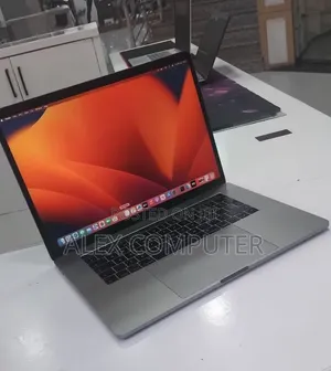 New Laptop Apple MacBook Pro 2017 16GB Intel Core i7 SSD 512GB
