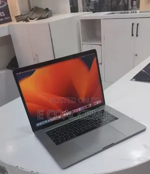 New Laptop Apple MacBook 16GB Intel Core i7 SSD 512GB
