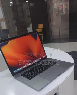 New Laptop Apple MacBook 16GB Intel Core i7 SSD 512GB