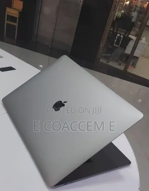 New Laptop Apple MacBook 16GB Intel Core i7 SSD 512GB