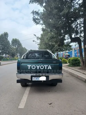 Toyota Hilux 2003 Silver