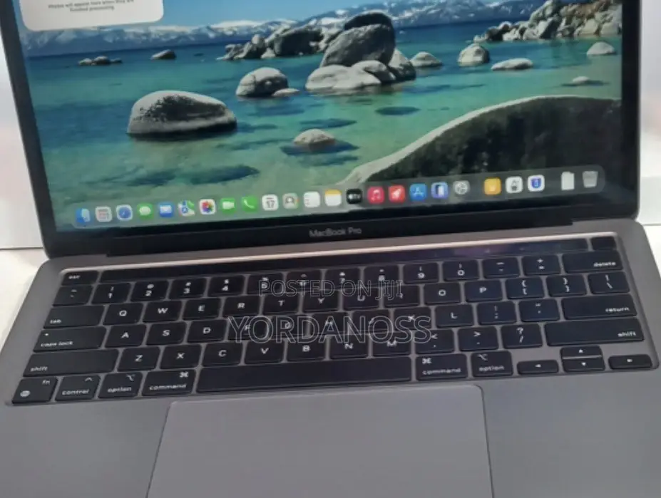New Laptop Apple MacBook Pro 2020 M1 8GB Apple M1 Pro SSD 256GB