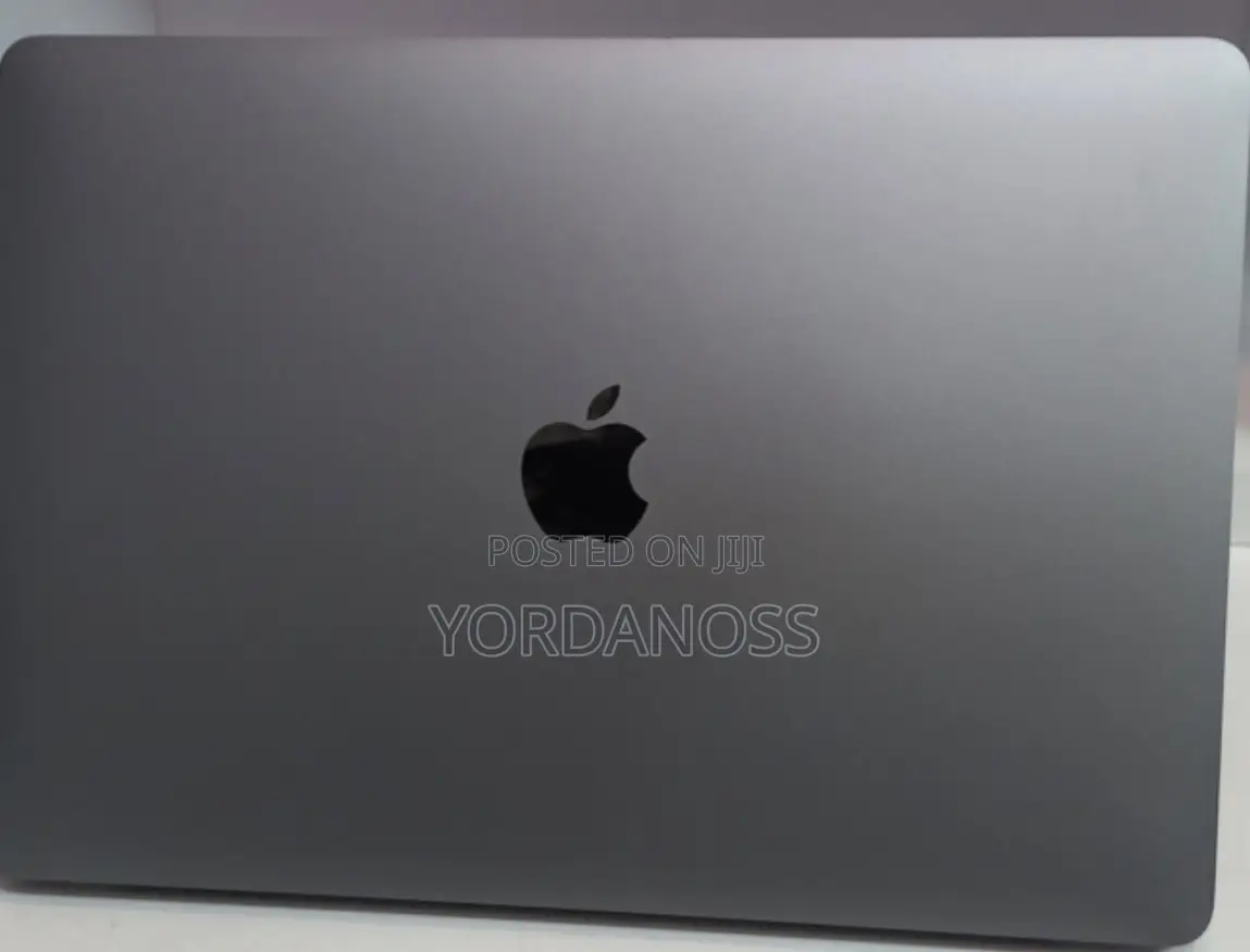 New Laptop Apple MacBook Pro 2020 M1 8GB Apple M1 Pro SSD 256GB