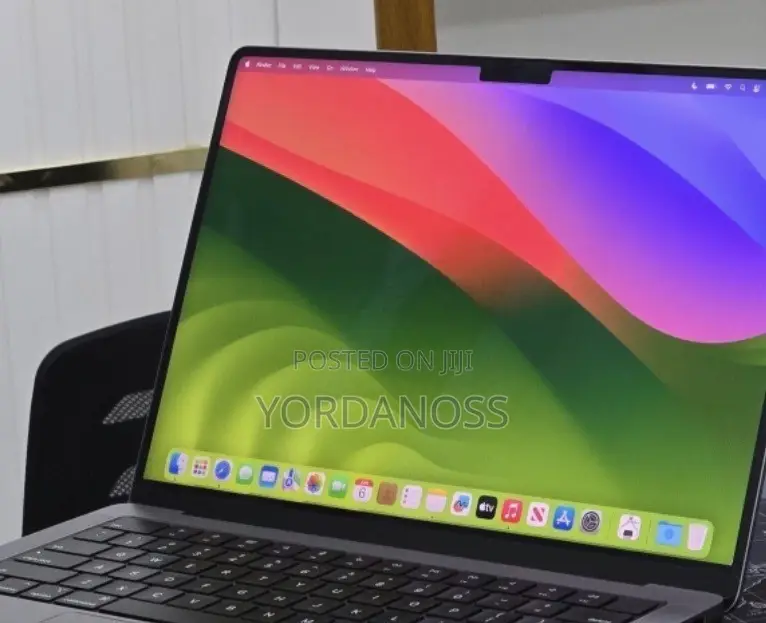 New Laptop Apple MacBook Pro 2023 M3 8GB Apple M3 SSD 512GB