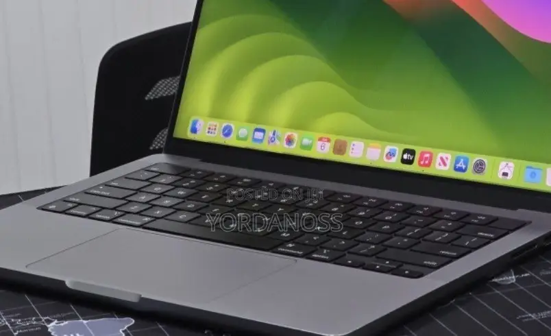 New Laptop Apple MacBook Pro 2023 M3 8GB Apple M3 SSD 512GB
