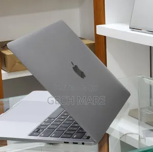 New Laptop Apple MacBook Pro 2019 16GB Intel Core i7 SSD 512GB