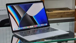 New Laptop Apple MacBook Pro 2019 16GB Intel Core i7 SSD 512GB