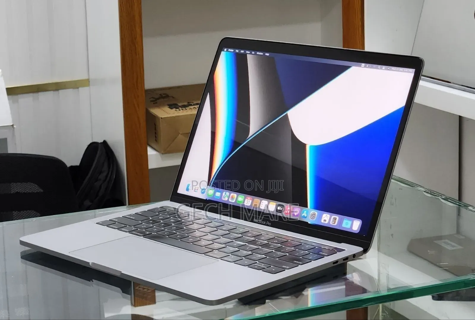 New Laptop Apple MacBook Pro 2019 16GB Intel Core i7 SSD 512GB