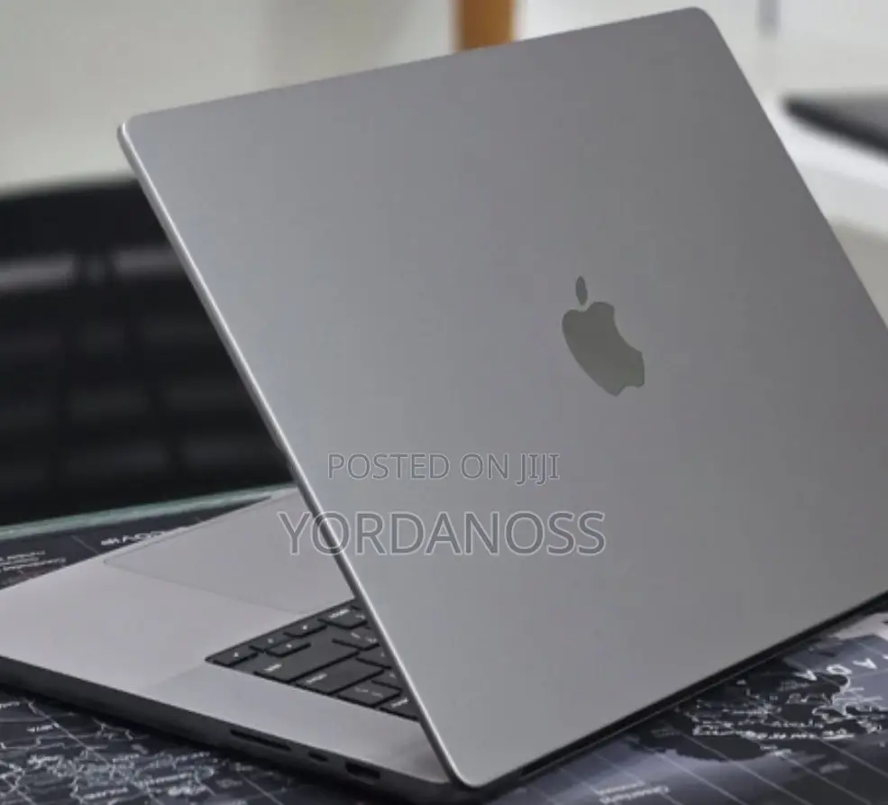 New Laptop Apple MacBook Pro 2023 M2 16GB Apple M2 SSD 512GB