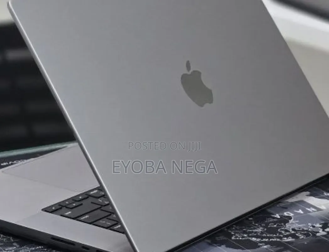 New Laptop Apple MacBook Pro 2022 M2 16GB Apple M2 SSD 512GB