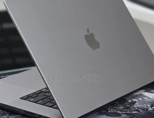 New Laptop Apple MacBook Pro 2022 M2 16GB Apple M2 SSD 512GB