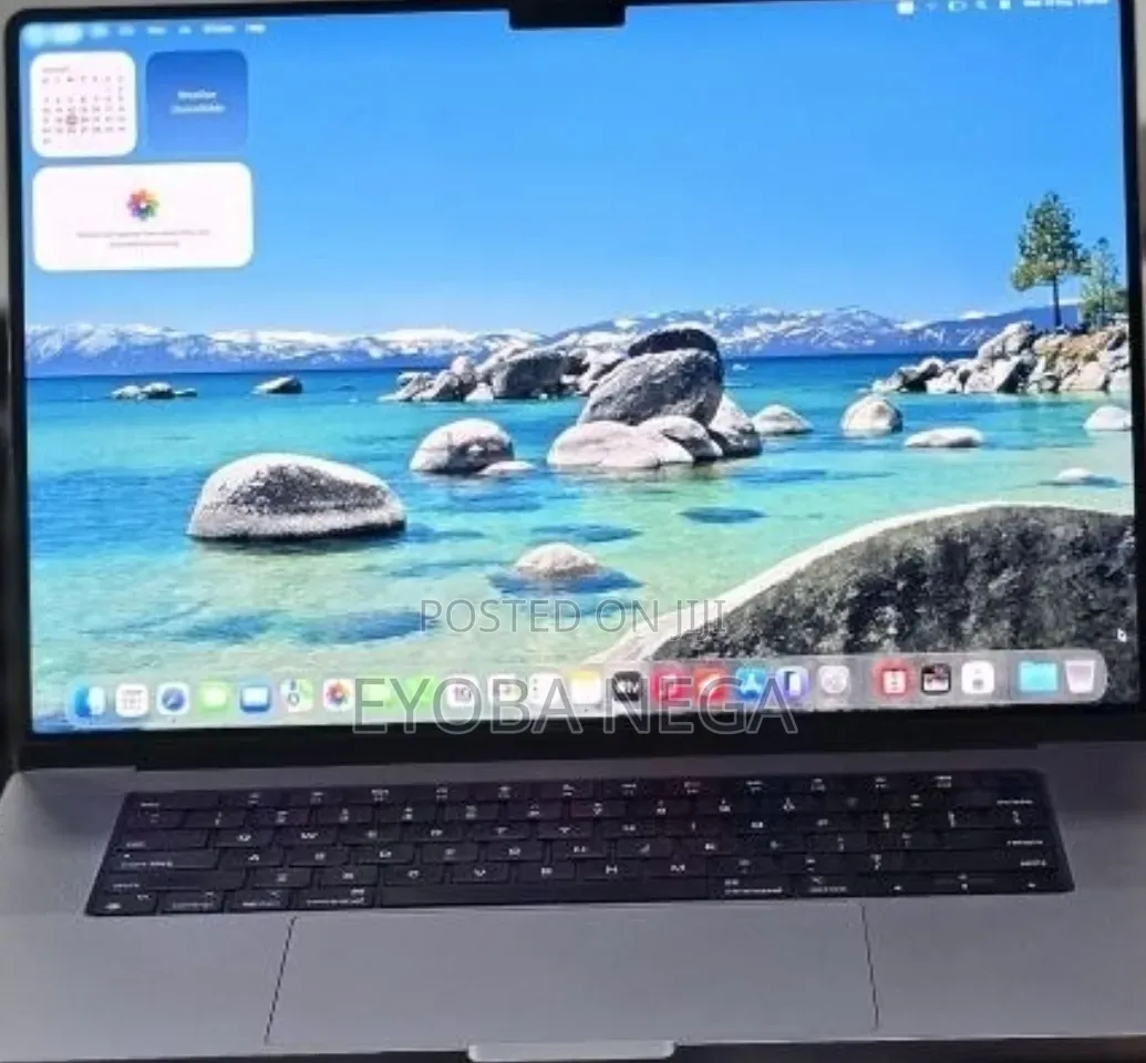 New Laptop Apple MacBook Pro 2022 M2 16GB Apple M2 SSD 512GB