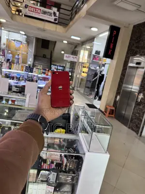 Apple iPhone SE 128 GB Red