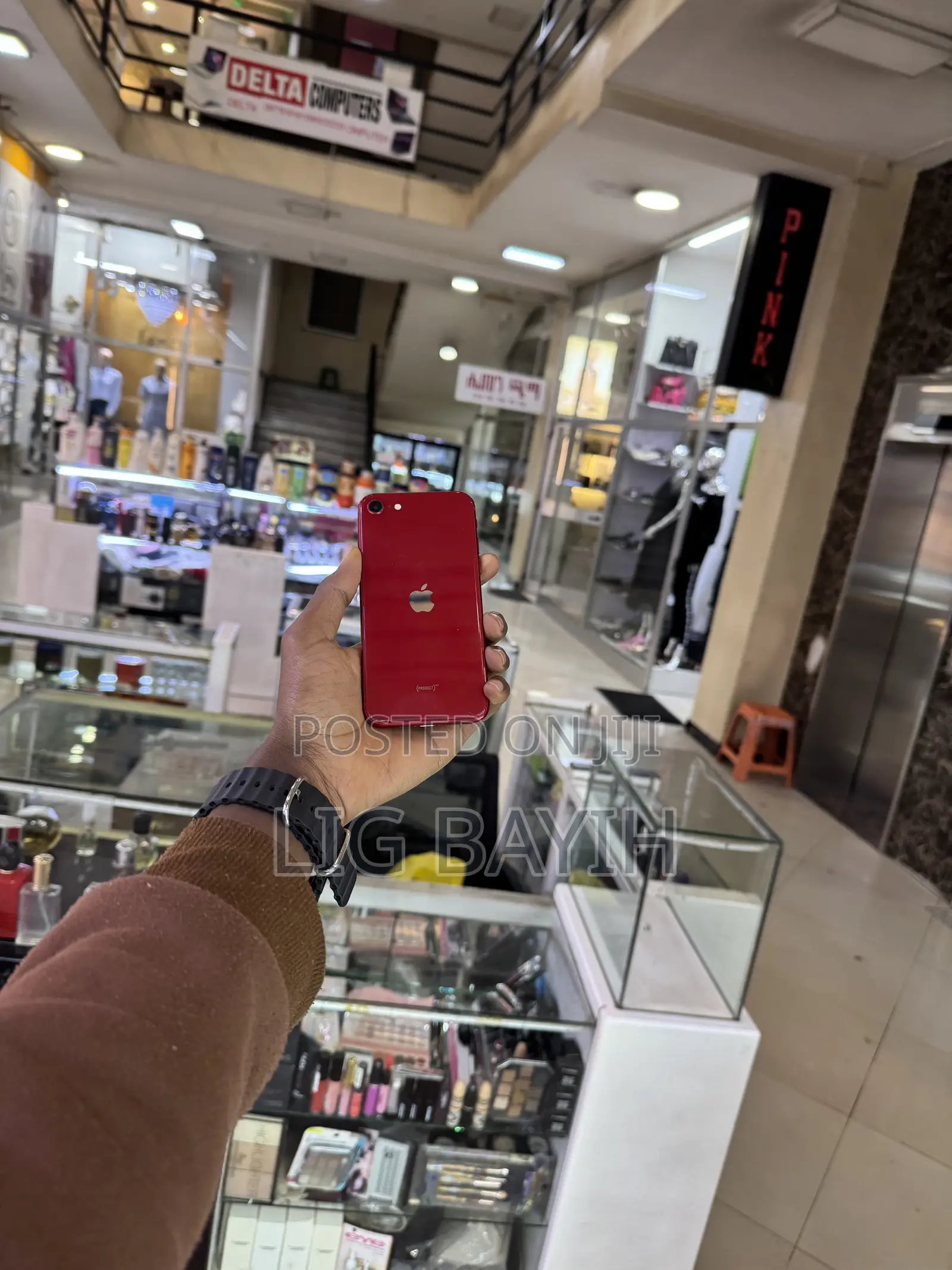 Apple iPhone SE 128 GB Red