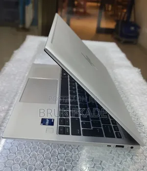 New Laptop HP EliteBook 830 G9 16GB Intel Core i5 SSD 512GB
