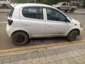 Toyota Vitz 2004 Gray