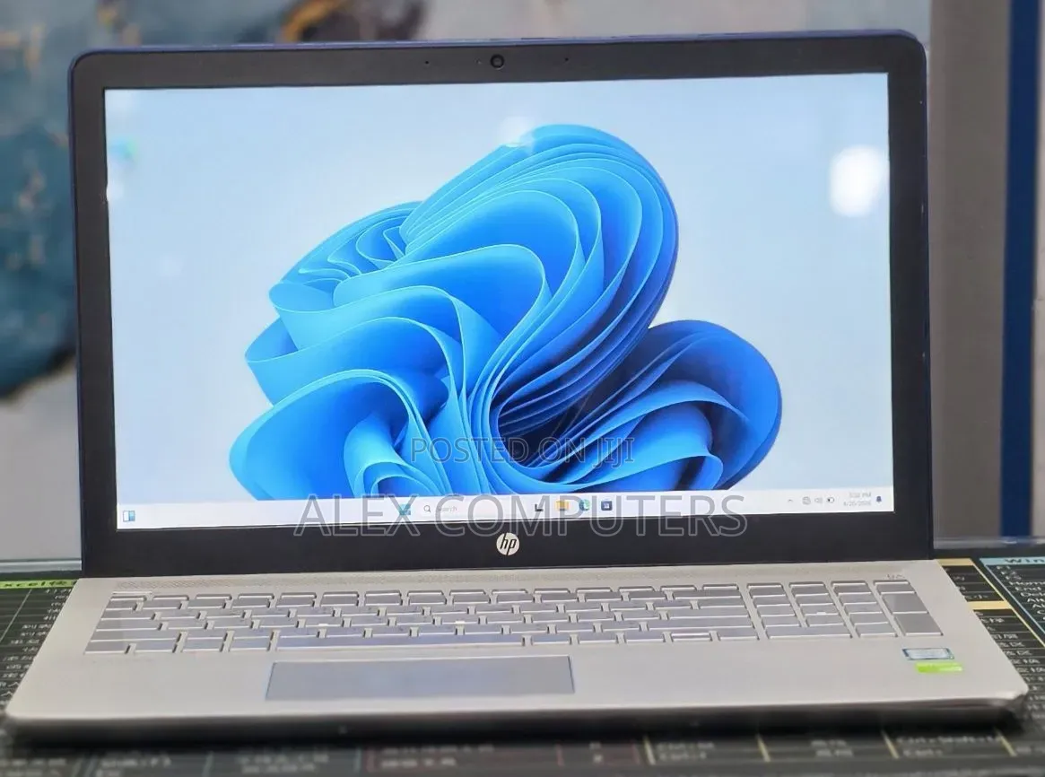 New Laptop HP Pavilion 15 12GB Intel Core i7 HDD 1T