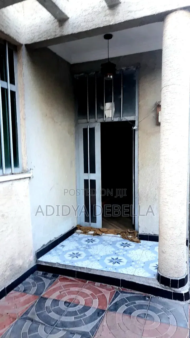 6bdrm House in Gelan, Akaky Kaliti for sale