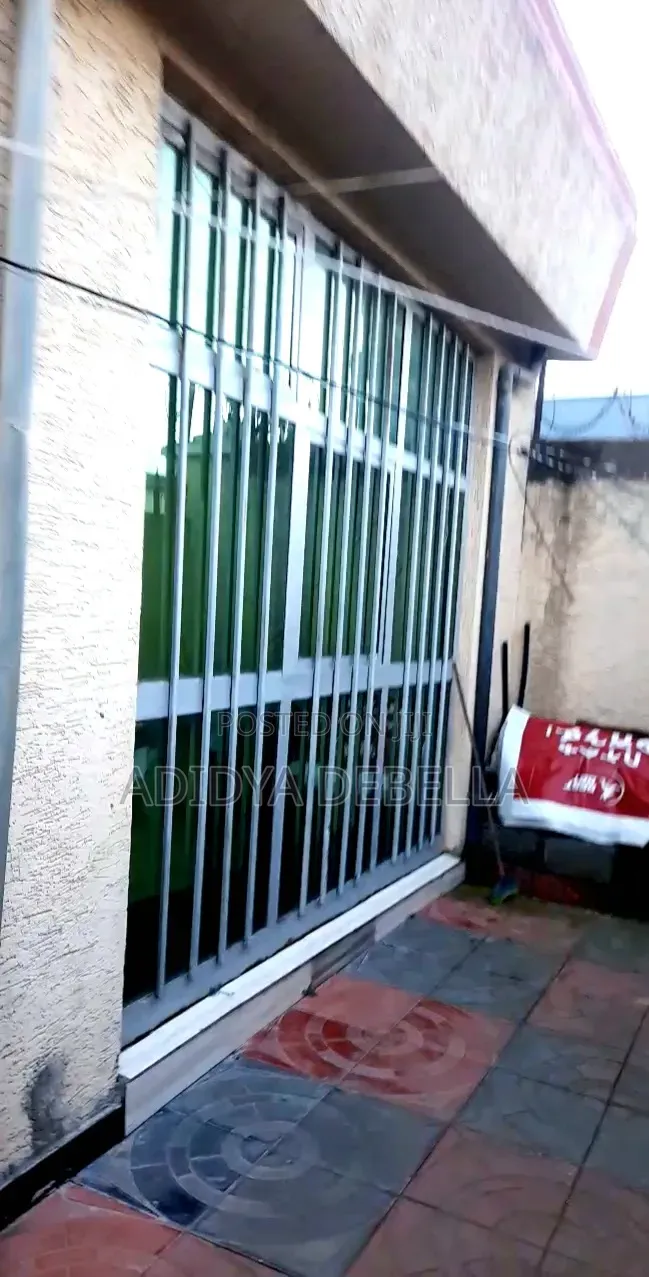 6bdrm House in Gelan, Akaky Kaliti for sale