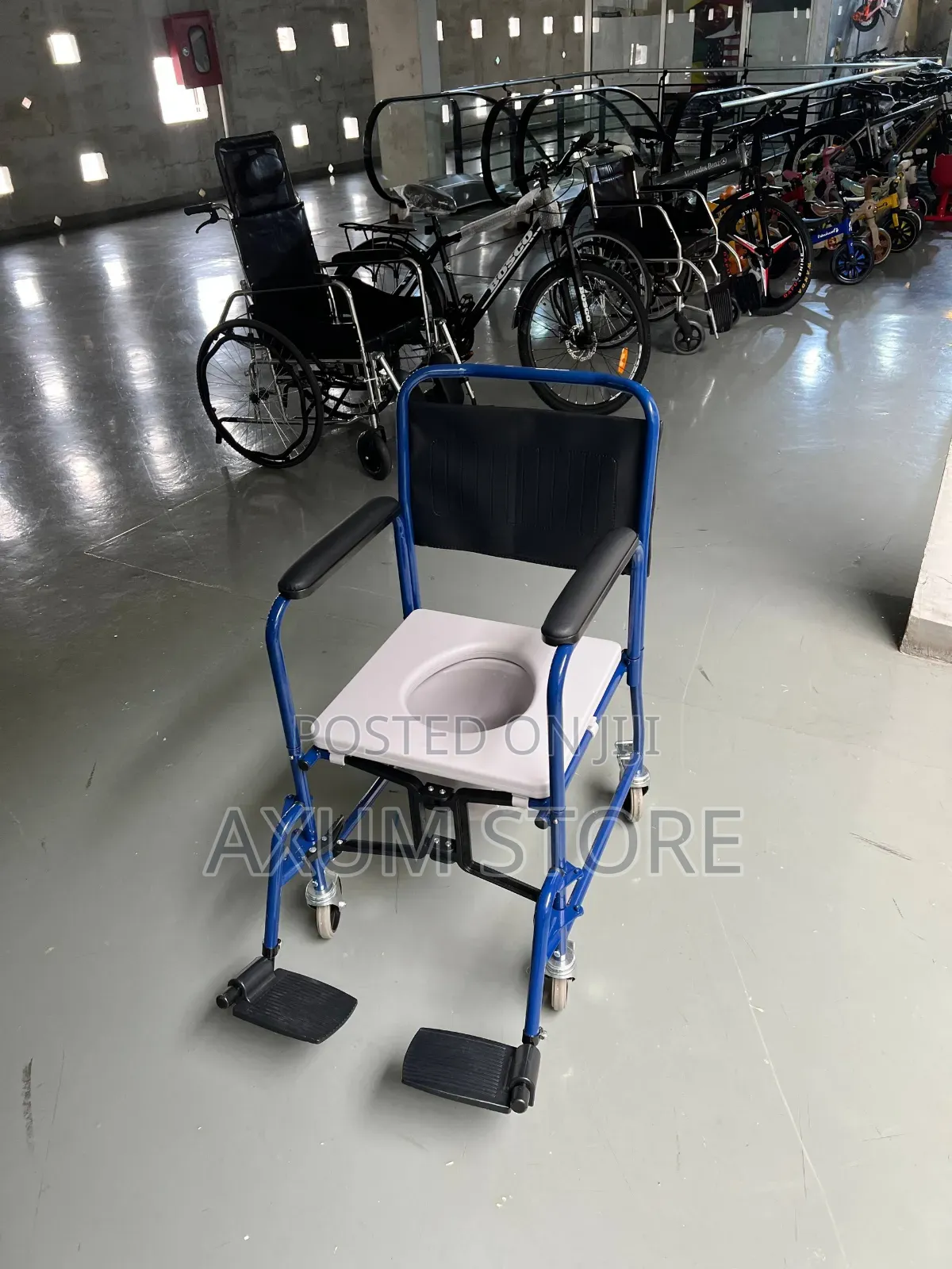 ዘመናዊ የቶይሌት ዊልቸር — Modern Toilet Wheelchair