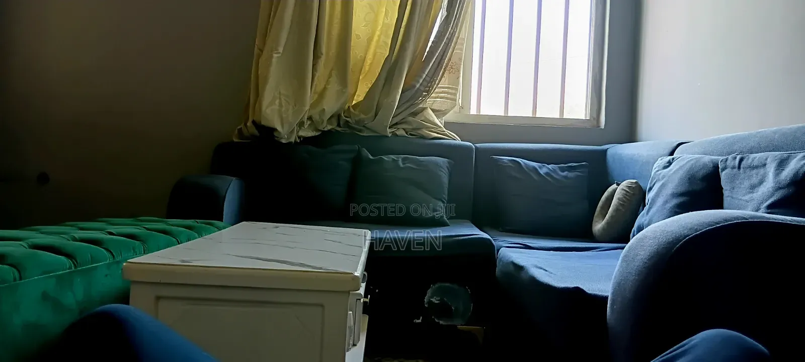 ኤል ሼፕ ሶፋ ምንም ያልተነካ ቆንጆ ሶፋ ነው