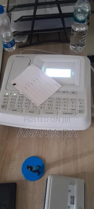 ECG Machine With 12 Lead
