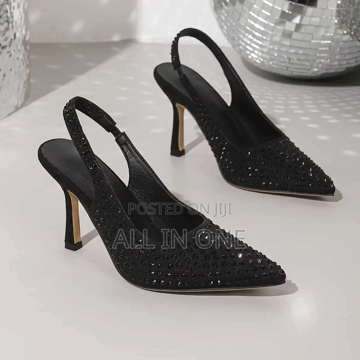 Pointed Toe Medium Length Heel