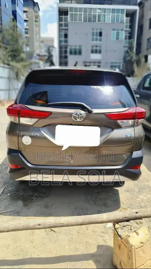 Toyota Rush 2022 Brown