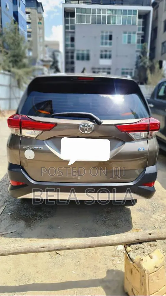 Toyota Rush 2022 Brown