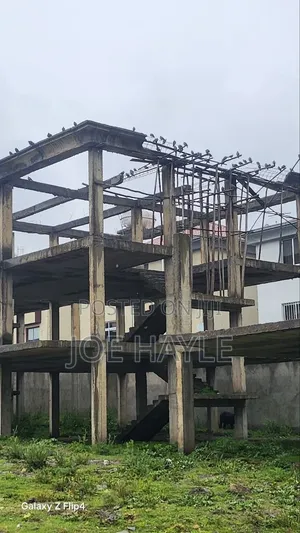 5bdrm House in Bole for Sale