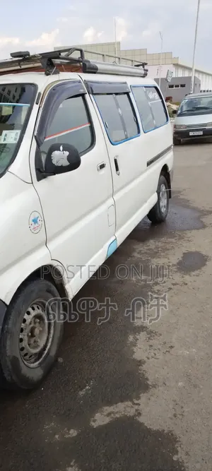 Toyota Grand HiAce 2002 White