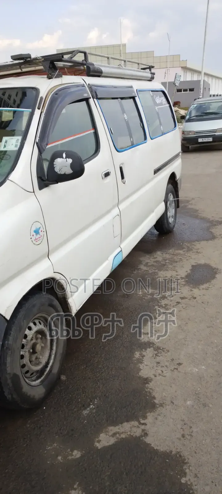 Toyota Grand HiAce 2002 White