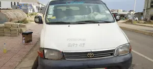 Toyota Grand HiAce 2002 White