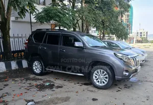Toyota Land Cruiser Prado 2016 Gray