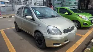 Toyota Vitz 2002 Gold