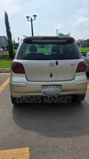 Toyota Vitz 2002 Gold