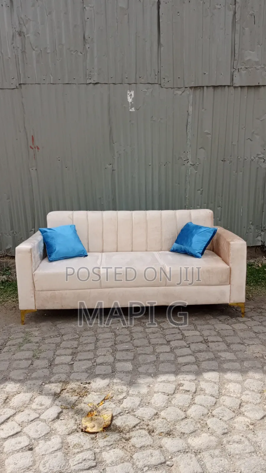 Equal Sofa 1