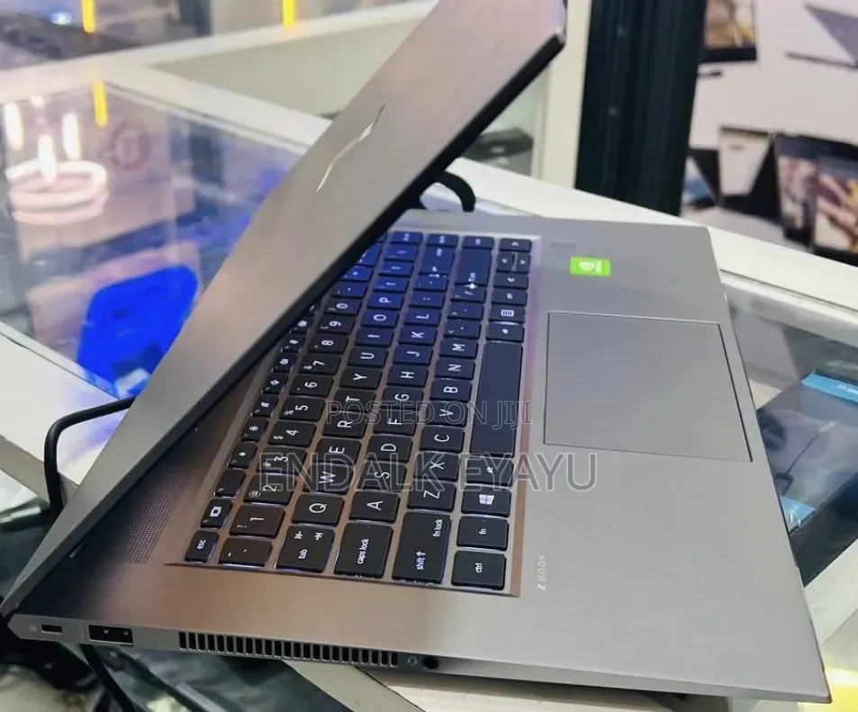 New Laptop HP ZBook 15 32GB Intel Core i9 SSD 512GB