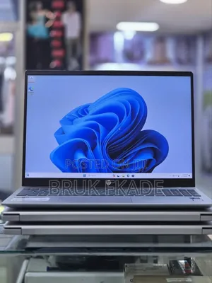 New Laptop HP Pavilion 15 8GB Intel Core Ultra 5 SSD 512GB