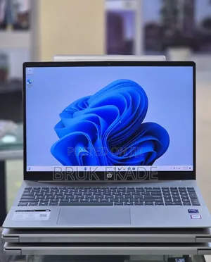New Laptop HP Pavilion 15 8GB Intel Core Ultra 5 SSD 512GB