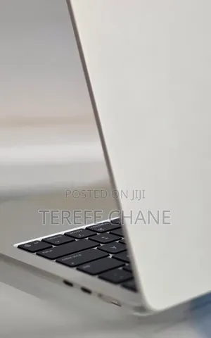 New Laptop Apple MacBook Air 2025 M4 16GB Apple M4 SSD 256GB