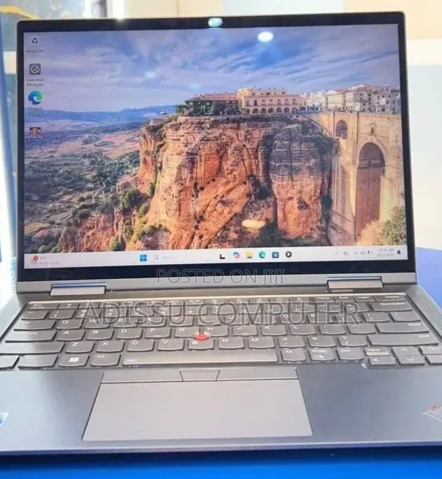 New Laptop Lenovo ThinkPad X1 Yoga 16GB Intel Core i7 SSD 512GB