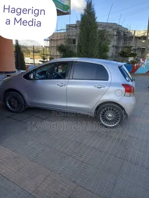 Toyota Yaris 2012 Silver