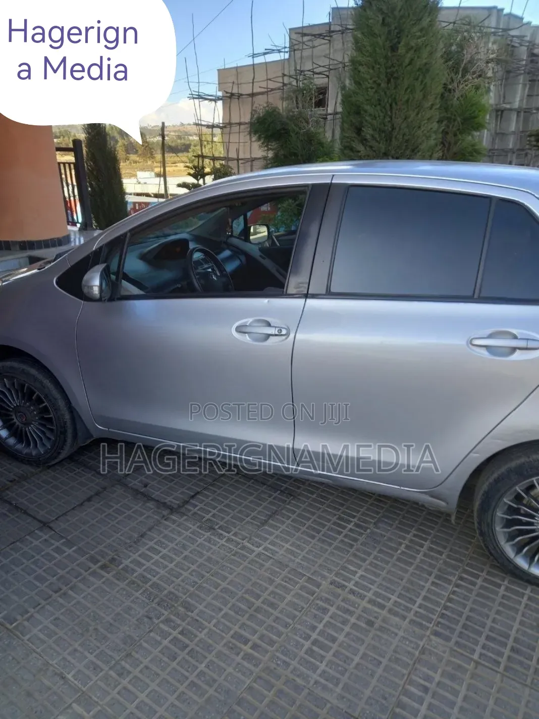 Toyota Yaris 2012 Silver