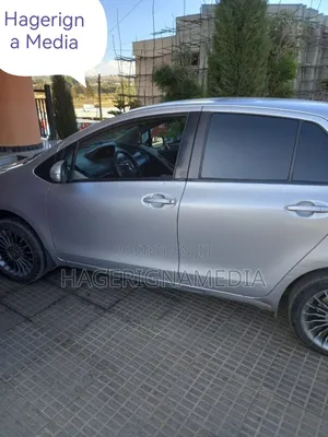 Toyota Yaris 2012 Silver