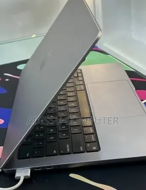 New Laptop Apple MacBook Pro 2019 8GB Apple M3 Pro SSD 512GB